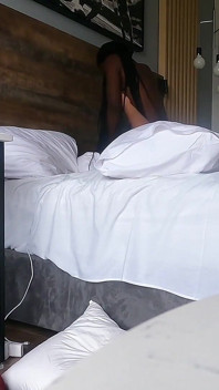 Tight Squeze 18 Ebony Screams During Her First Time. Huge Facial