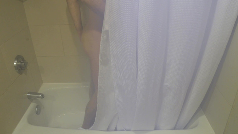 Cam Crest: Steamy Shower with Dirty Talk