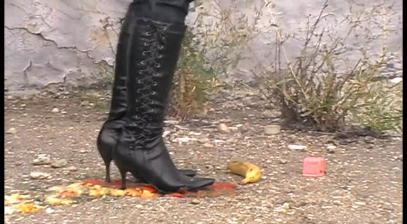 Foot Girls: Crushing food outdoors with my high heels