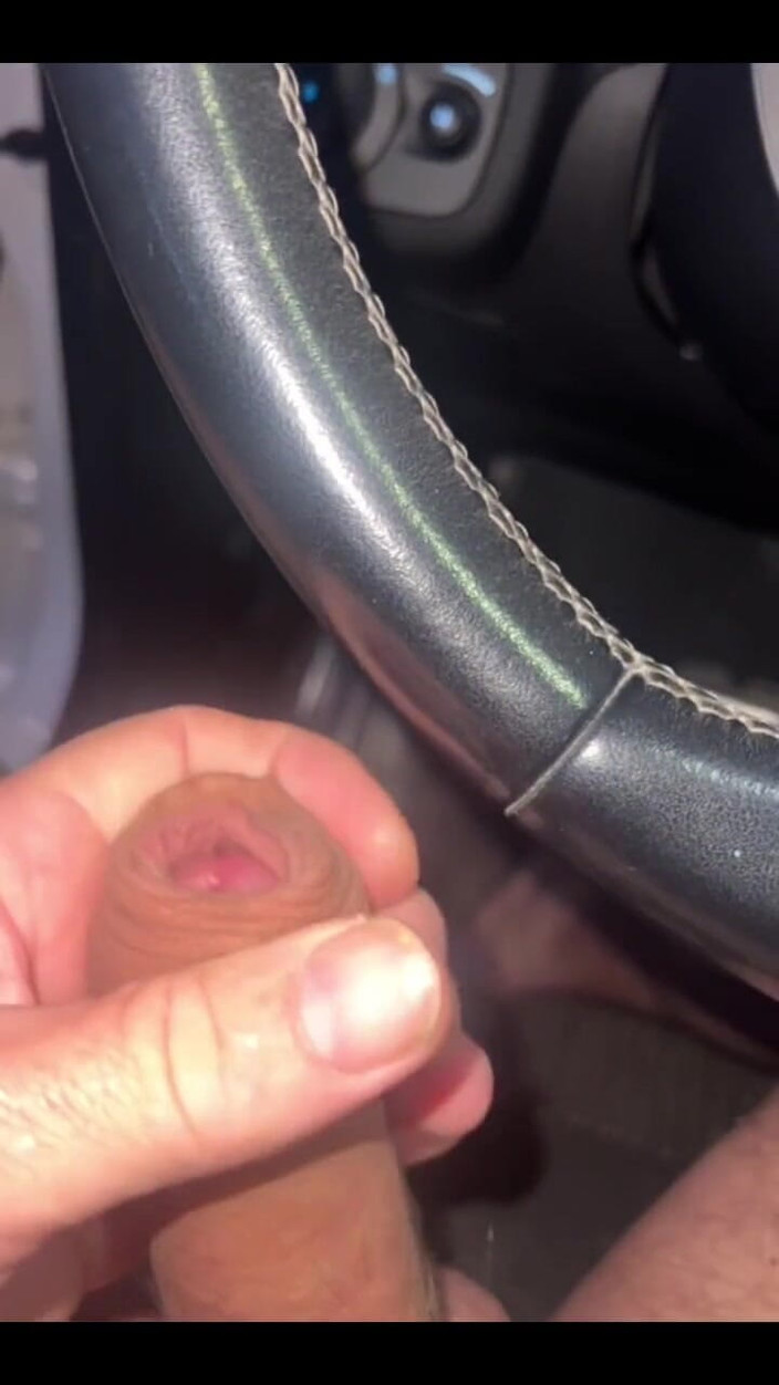 Daddybearvlc: 在车里撸管