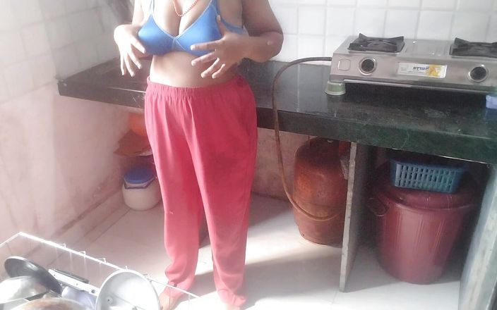 Kajal Bhabhi X: Fodendo esposa na cozinha