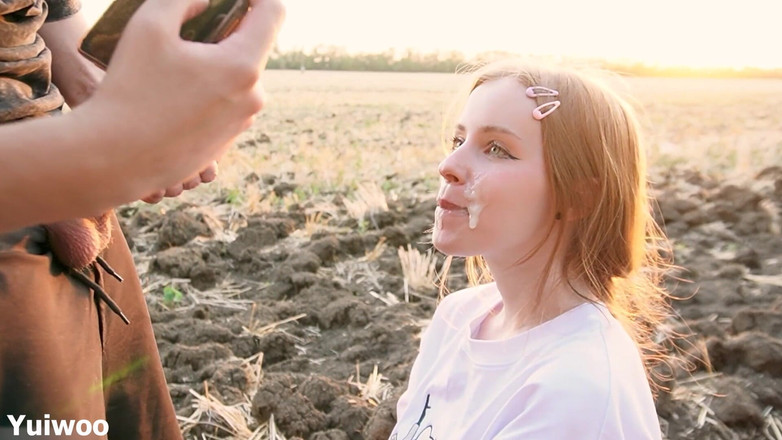 Yuiwoo: Łagodne obciąganie o zachodzie słońca Z pięknej rosyjskiej rudej