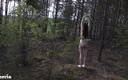 Afemeria: Novia cachonda le encanta caminar desnuda en el bosque