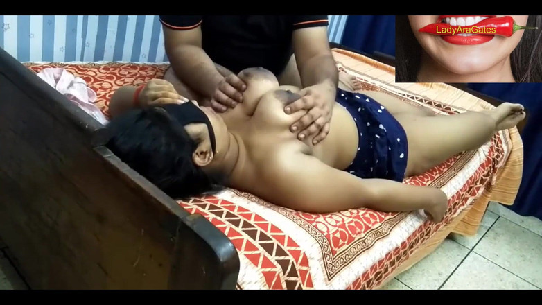 Hotty Jiya Sharmaa: Bengkak dengan menjilat pepek. Abang tiri berkongkek di rumah