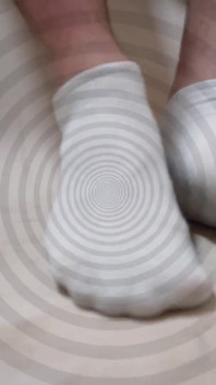 Limpe meus pés com sua língua