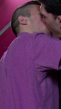 Succhia quel culo gay e lascia sborrare 2