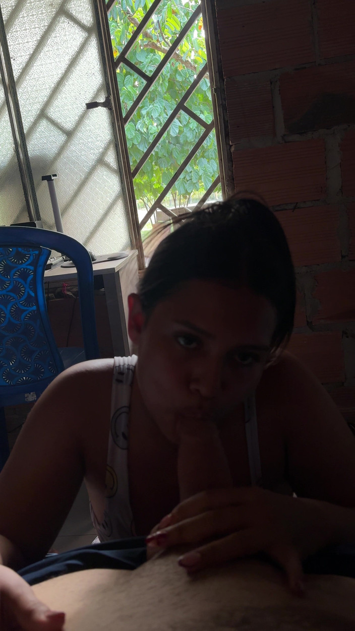 EMY_AND_JONH: Mengongkek abang tiri saya di rumah dengan pelawat di ruang...