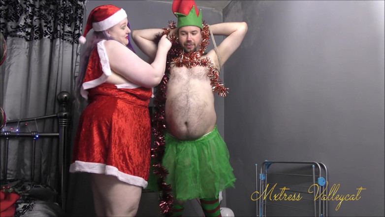 Mxtress Valleycat: Human Christmas tree