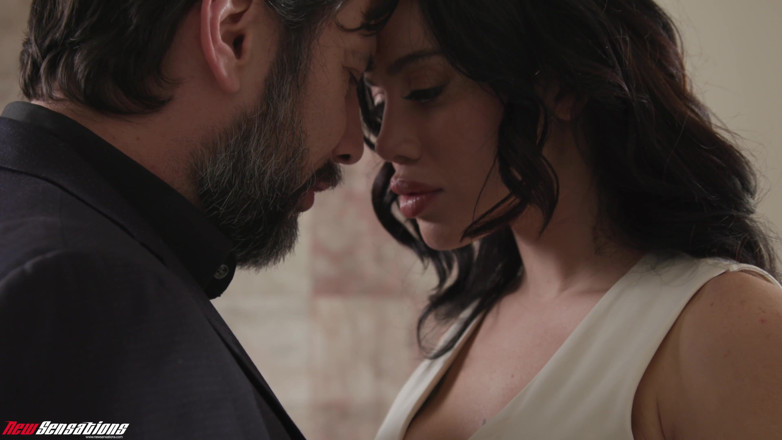 New Sensations: Il capo victoria june riempie la sua apertura in ufficio