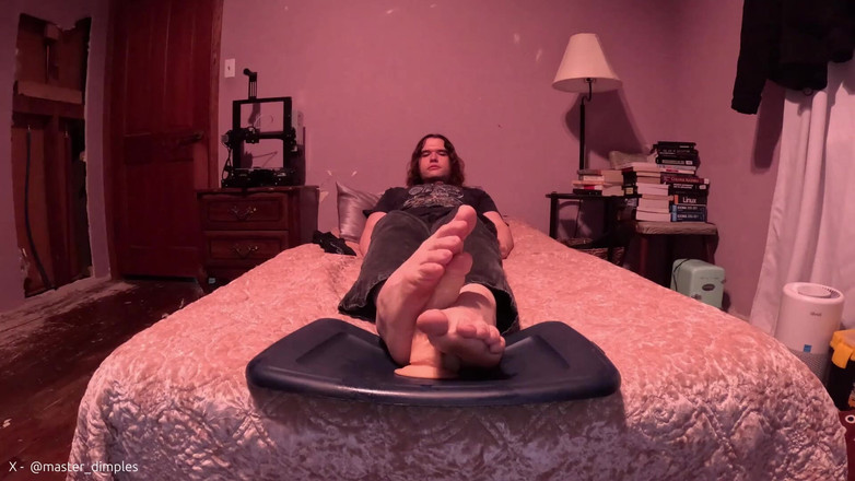Mr Dimples: Ich Gebe Meinem Dildo Einen Footjob