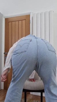 Vlastní džíny .... velký zadek
