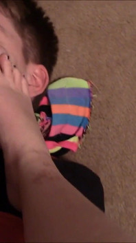 Gözetleyen erkek arkadaş ayak kokulu bir köleye dönüştü