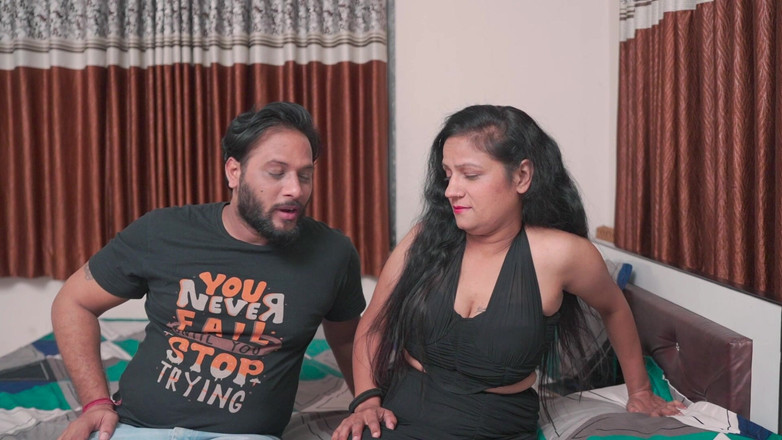 Desimaal69: 热辣性感的哥说服她的丈夫做爱