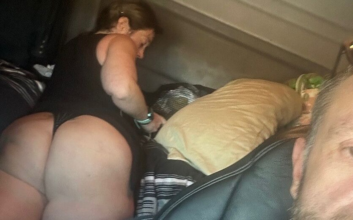 Krash_n_Babi: 人妻给老公头。