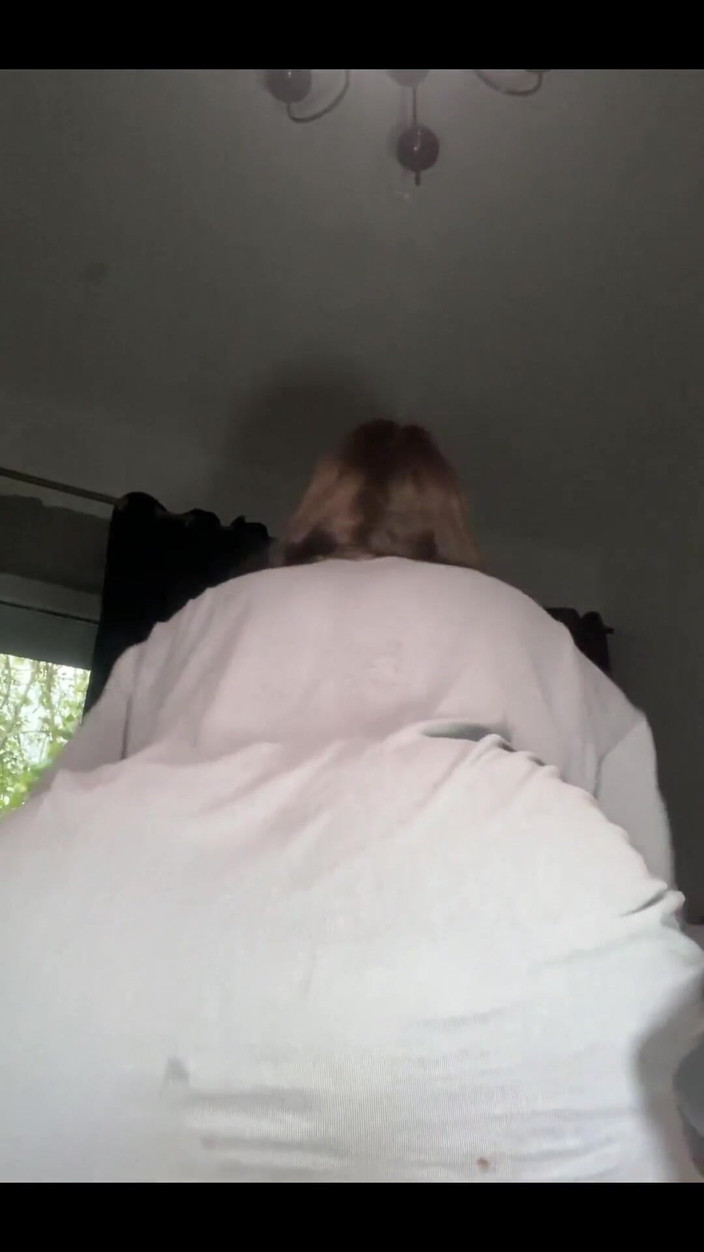 Crypto Mommy: Twerking min röv och fitta