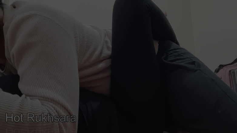 hot_rukhsara: Desi heta indiska par mms medan knullar i hardcore position