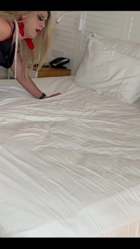 Ele gozou tão rápido no hotel