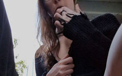 WetZemu: Sacudidas muy furtivas y semen en el porche