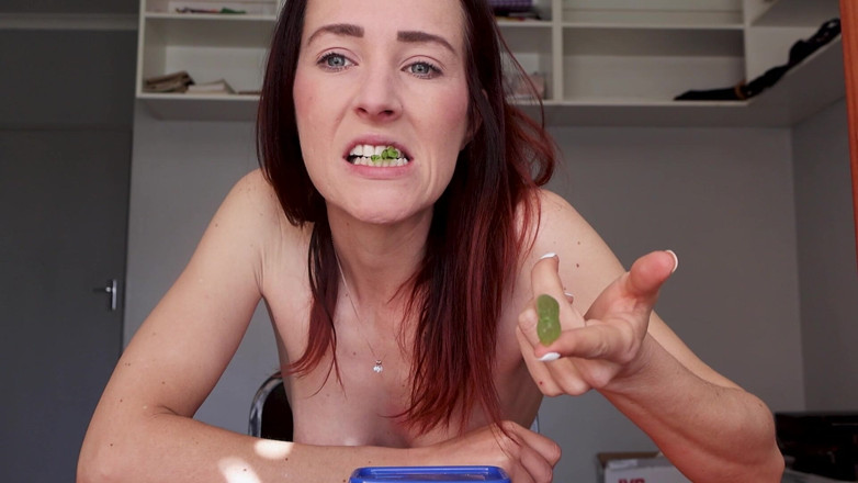 Alicia Robertz: Một người khổng lồ tìm thấy bạn và bắt đầu đùa với...