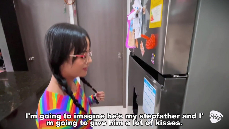 Pelaje mix: Üvey kızımı mutfakta mastürbasyon yaparken yakaladım, kalın penisimi düşündüğünü itiraf...