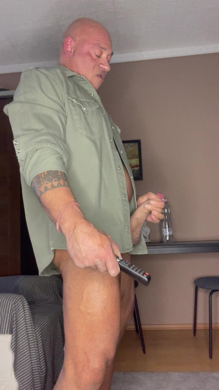 Mr. Guru: Nevlastní otec je vyhoněný. Domácí masturbace nevlastního otce