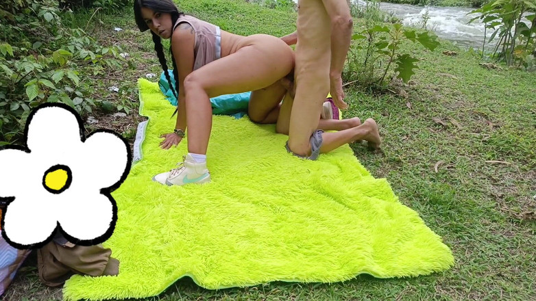 Lady: Fodendo pelo rio ao ar livre com minha madrasta peituda,...