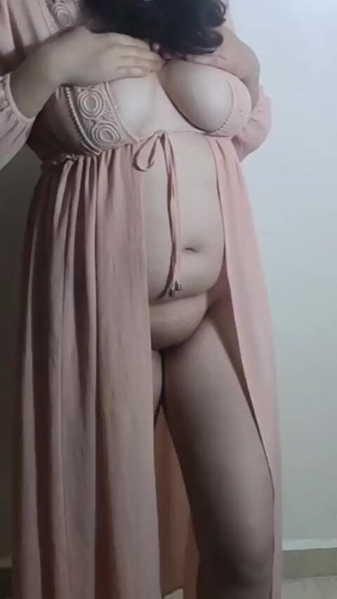 Basant: Quente milf árabe esposa