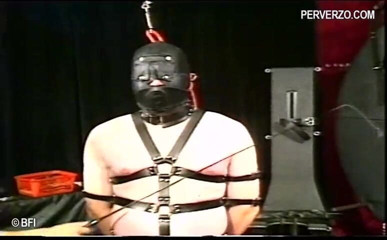 Hardcore slave sex: ภรรยาสลัตหีกับทาสชายของเธอ