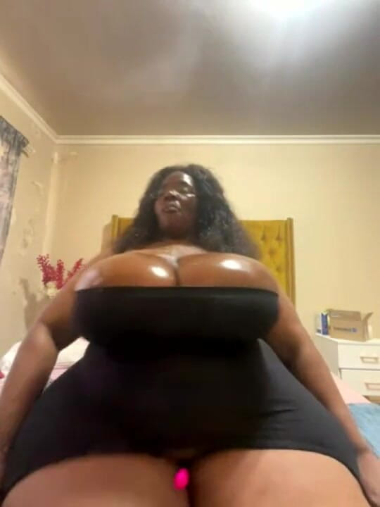 Legendary Booty Overdose: Lactating Black BBW Titsplay &amp; Ass Worship