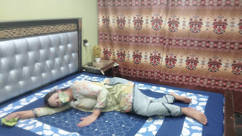 Pakistani CoupleX: Người giúp việc nhà Ấn Độ đụ mạnh khi người vợ đã đến trung tâm...