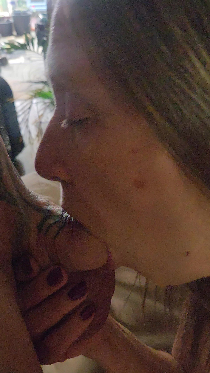 Goode Girl: グッドガールが夫のチンポをしゃぶり、マスターベーションをする