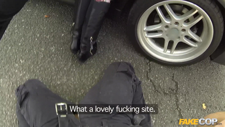 Fake Cop: Fake Cop - sexy cyklistka s velkými prsy a sladkým zadkem...