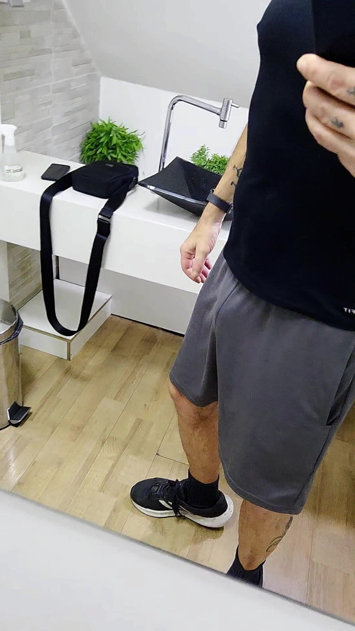 BBIG: Findom Alpha trong bồn rửa nha khoa