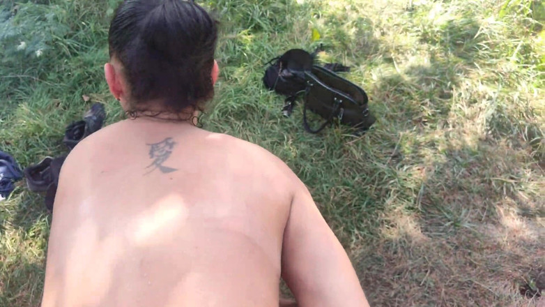 Irochka3008: Desnudo cerca del río en público, orgasmo sexual