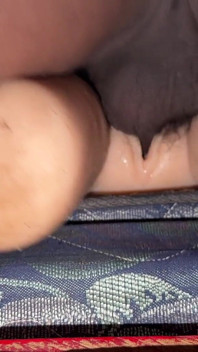 Apertando minha boneca