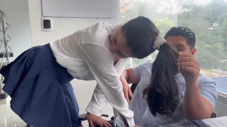 NamiQsein: Profesor svádí studenta, aby se v dalším kurzu