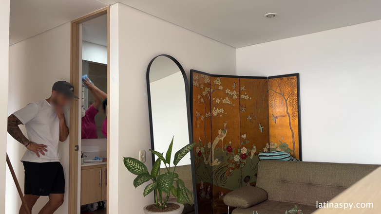 Latinaspy: Pembantu dengan pantat bahenol lagi asik ngocok kontol majikannya bagian 2