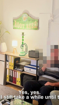 Tukang paip swiss lurus yang ingin tahu kembali mengongkek lelaki Jerman yang sudah berkahwin (pov) selepas blowjob bersama