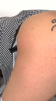 Vanessa Queen, fille fraîche et sexy de 19 ans, se fait doigter et dilater les dilatés