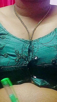 Ấn Độ bhabhi làm tình mạnh bạo với cha dượng
