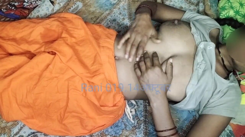 Rakesh: Hermanastro folla hermanastra india