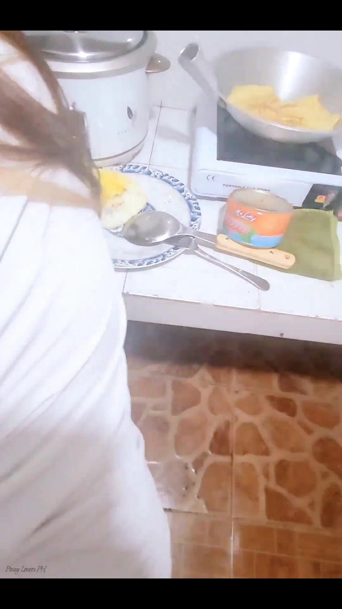 Vixenn Cruz: Ganda kahvaltı pişirirken sikiliyor