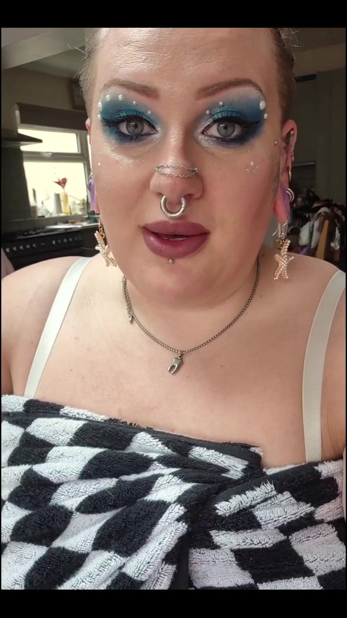 Mermaidcurves: Bloopers und Btsim für immer ein dumbass