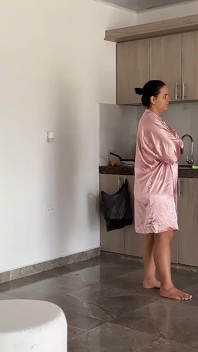 Adik tiri dikongkek keras di dapur