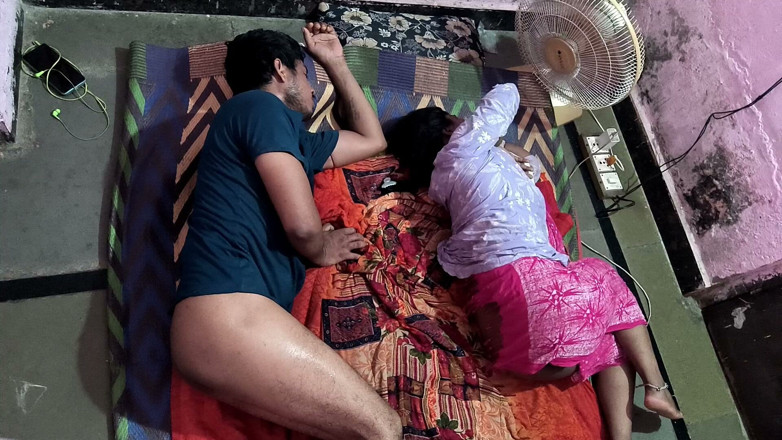 Amarjit2526: Cette Allemande Au Corps Sexy Adore Se Masturber Et Chevaucher...