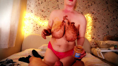 JessieHH: Arašídové máslo Čokoládové tittyfuck 4K