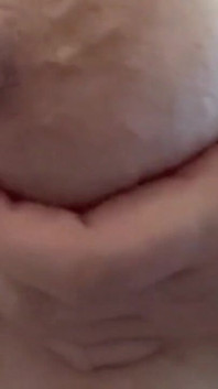 Bbwbootyful - bugil sambil meremas toket besarku