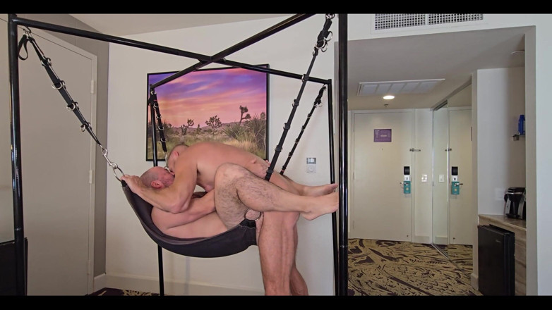 The Gay Quadzilla: Koca sikli üvey baba kaslı yarakla sikişiyor