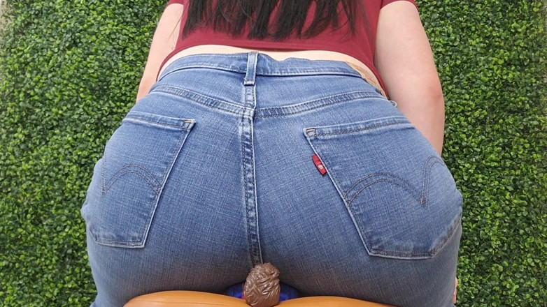 Julia Ryan: Nasty Jean Farts