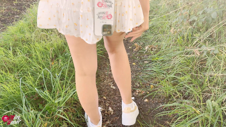 Miley Weasel: Fuck... Natuurlijk gebeurt dit mij weer! Vreemde man neukt me...